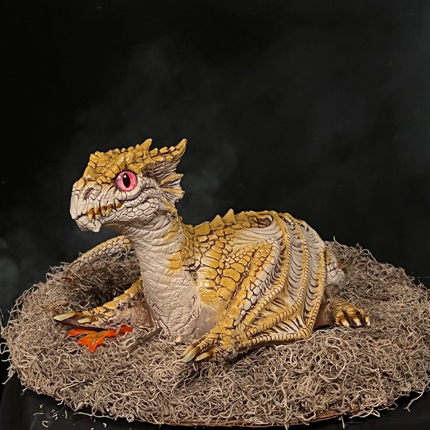 Customizable Juvenile Albino Dragon